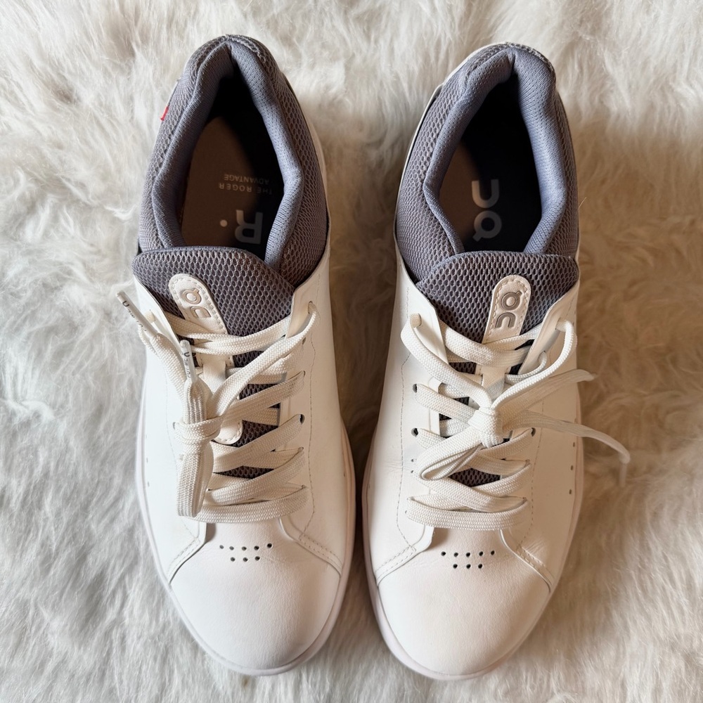 ON Women’s Sneakers The Roger